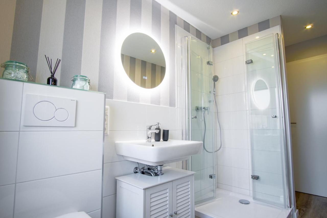 Homefy Come-Together Apartment - Balkon - Aufzug - Free Parking - Smart Tvs Есен Екстериор снимка